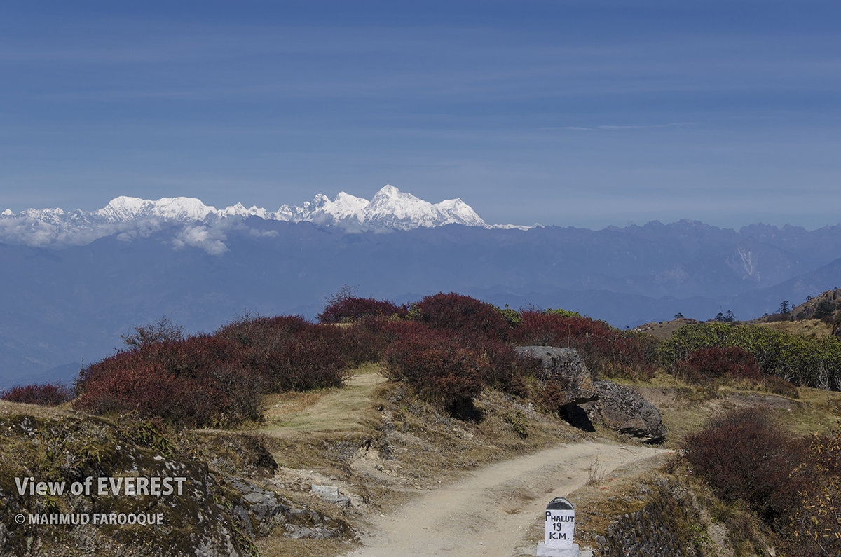 © Mahmud Farooque - View of Mount Everest and it's belt from sandakphu